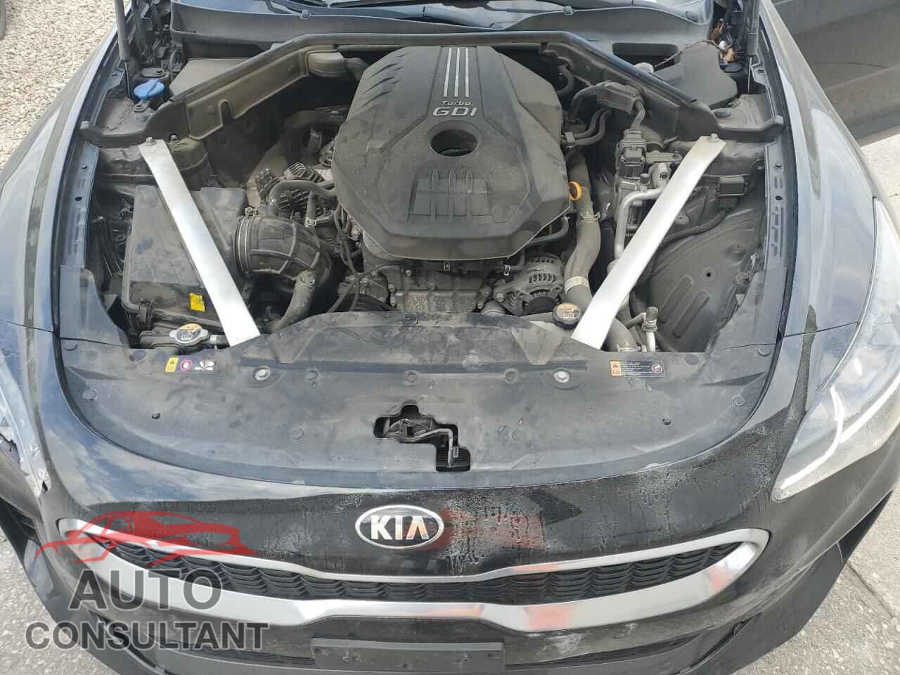 KIA STINGER 2018 - KNAE25LA9J6037741
