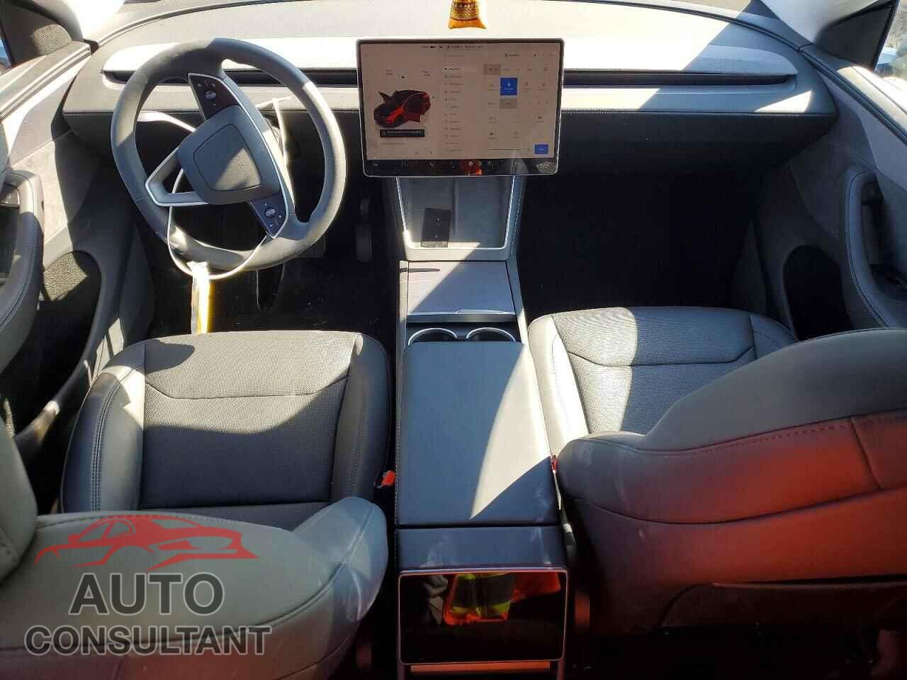 TESLA MODEL Y 2026 - 7SAYGDEE4TA395686
