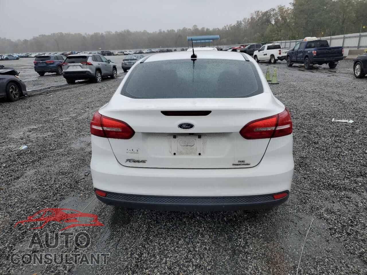 FORD FOCUS 2015 - 1FADP3F28FL214870