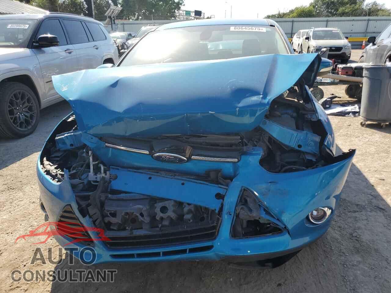 FORD FOCUS 2012 - 1FAHP3M2XCL174565