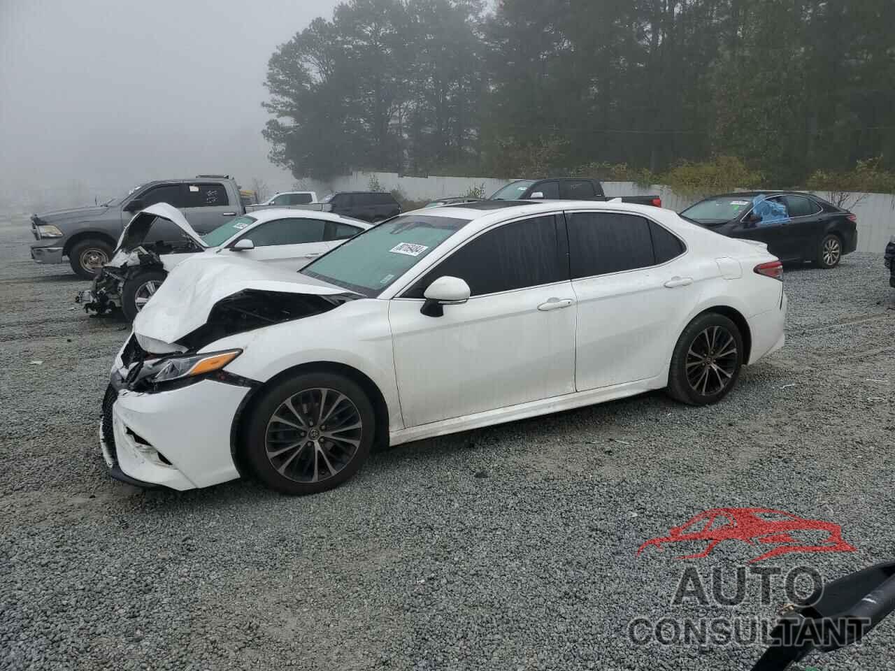 TOYOTA CAMRY 2018 - 4T1B11HK1JU532056