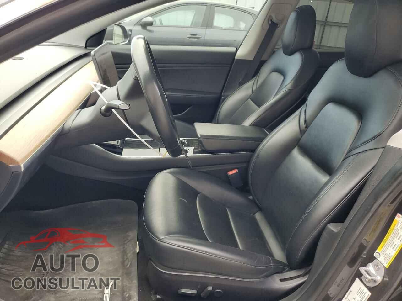TESLA MODEL 3 2019 - 5YJ3E1EB3KF209672