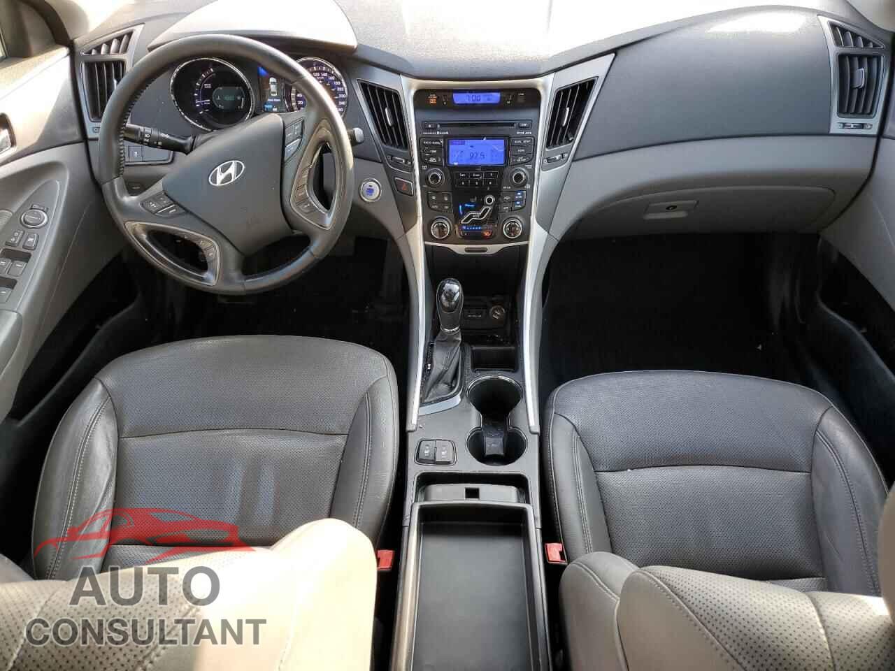 HYUNDAI SONATA 2012 - KMHEC4A44CA060265