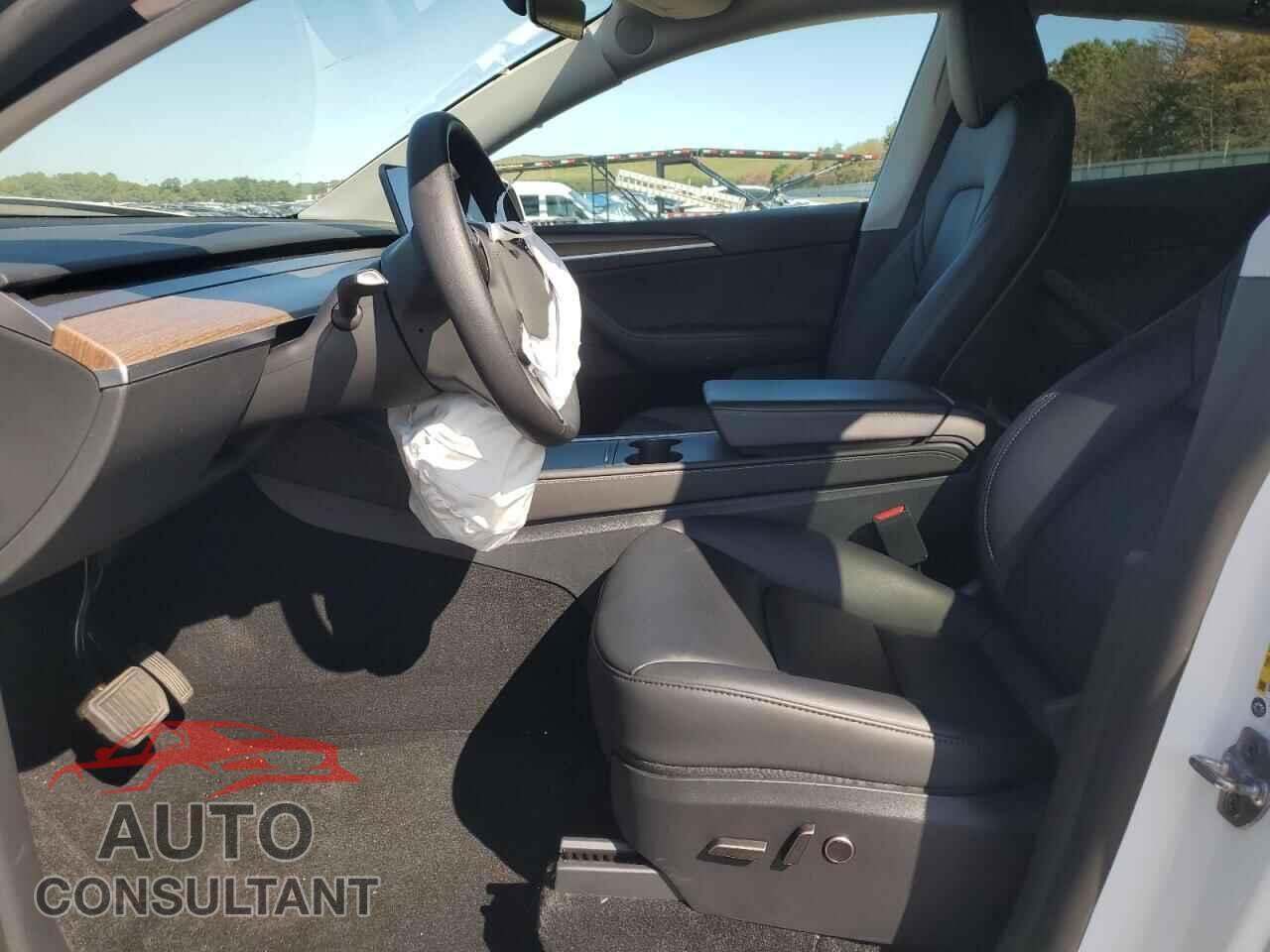 TESLA MODEL Y 2024 - 7SAYGDEE3RF199525