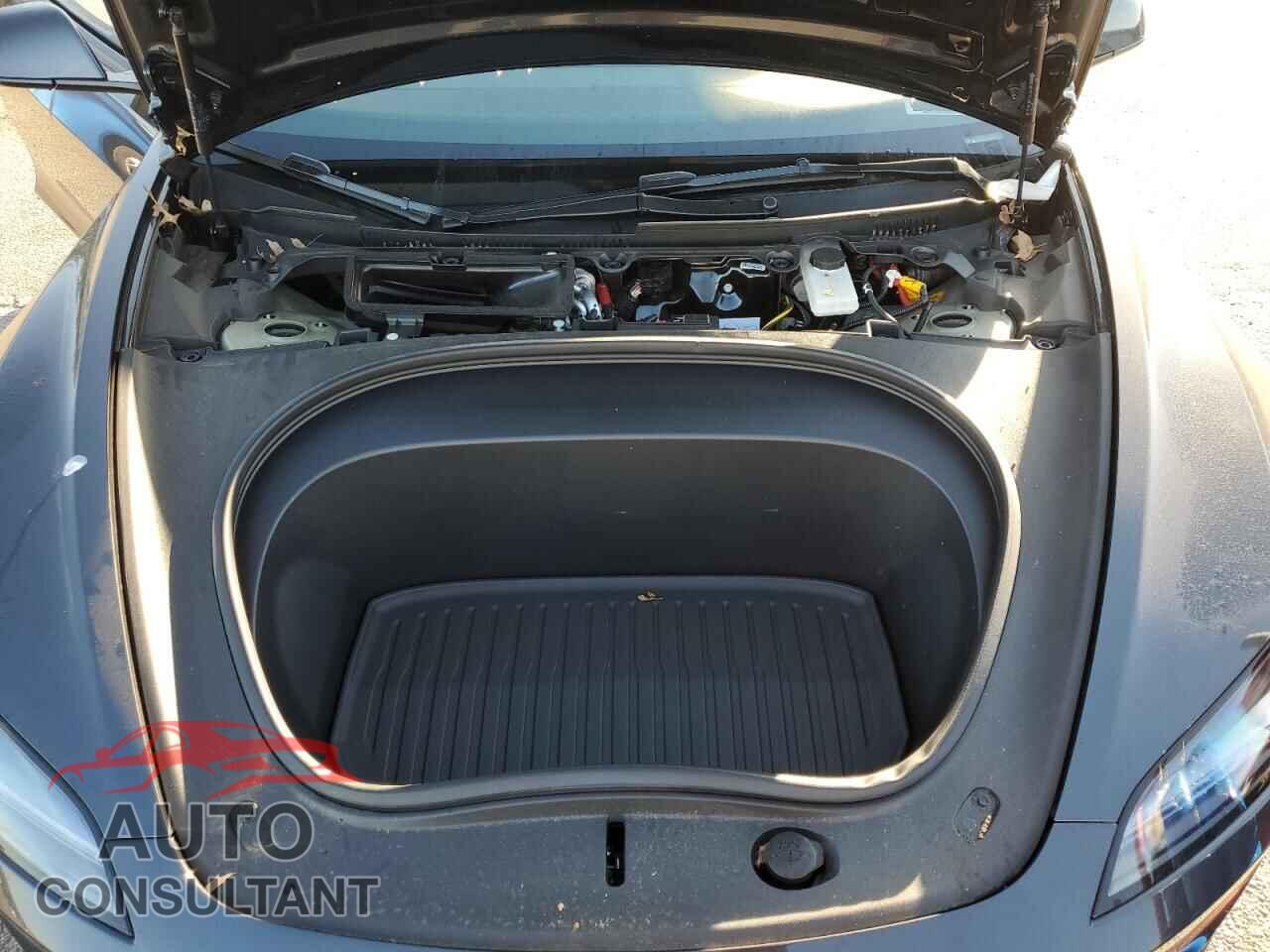 TESLA MODEL 3 2024 - 5YJ3E1EA0RF872649
