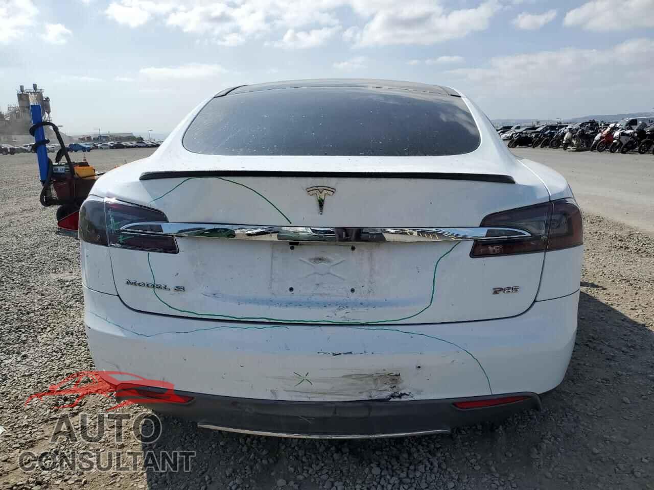 TESLA MODEL S 2013 - 5YJSA1DP6DFP10837