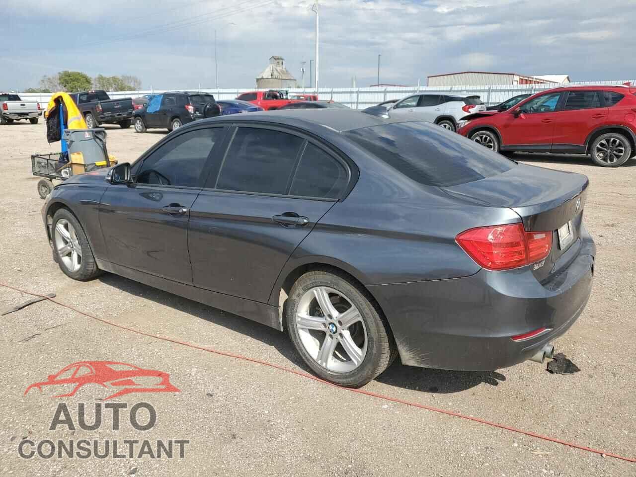 BMW 3 SERIES 2013 - WBA3A5C54DF358233