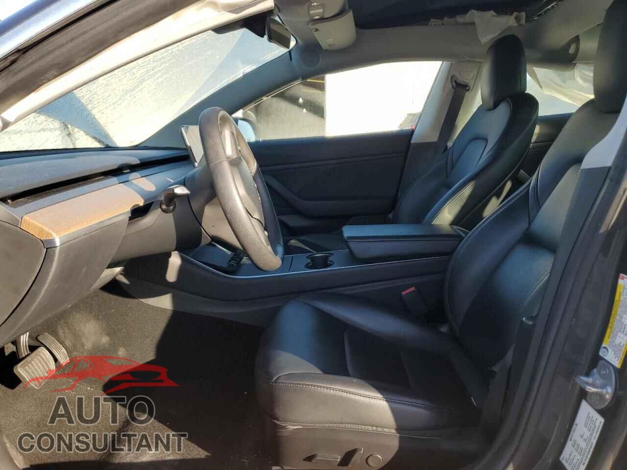 TESLA MODEL 3 2019 - 5YJ3E1EB2KF433757