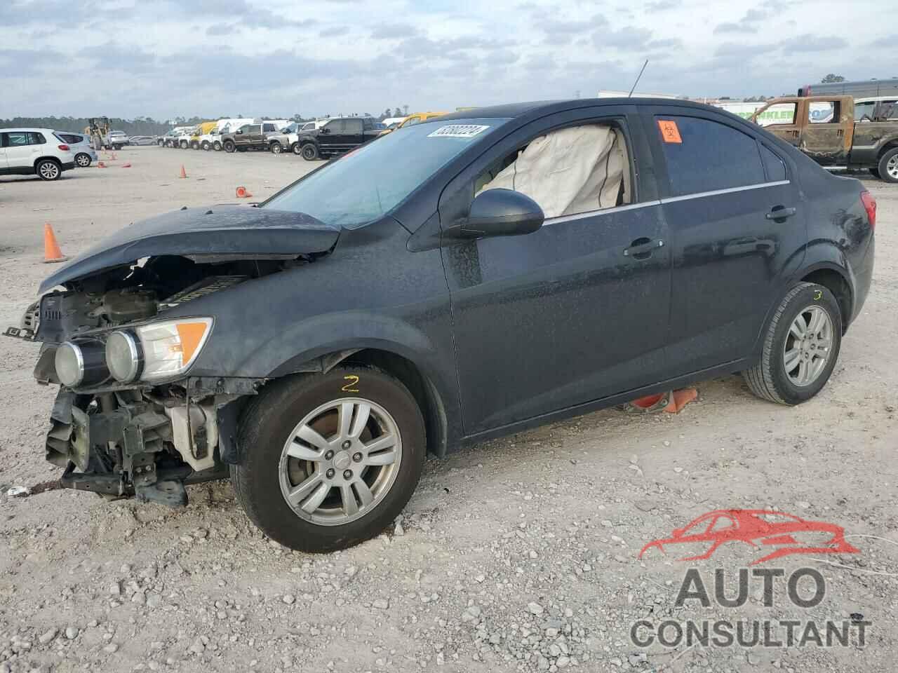 CHEVROLET SONIC 2015 - 1G1JC5SG0F4212264