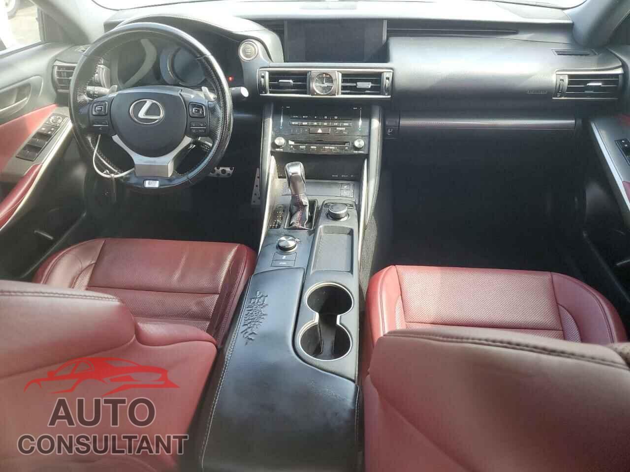 LEXUS IS 2017 - JTHBA1D21H5039054