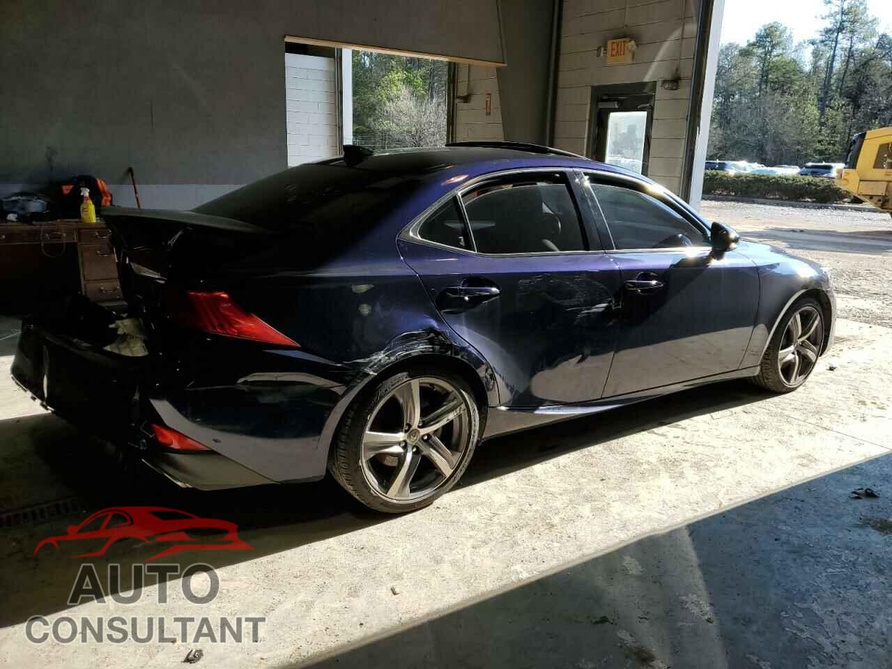LEXUS IS 2018 - JTHC81D23J5030491