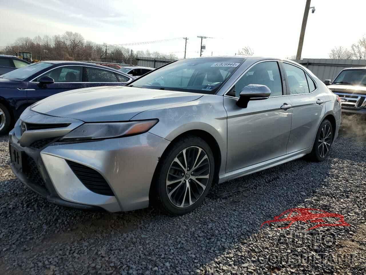TOYOTA CAMRY 2018 - 4T1B11HK8JU668619