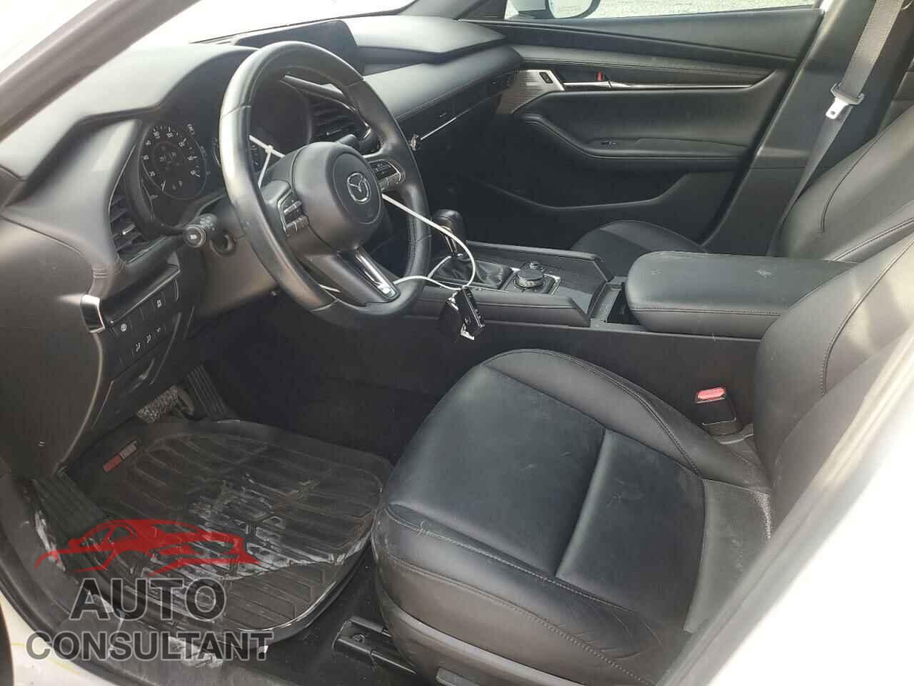 MAZDA 3 2019 - JM1BPBMM6K1130889