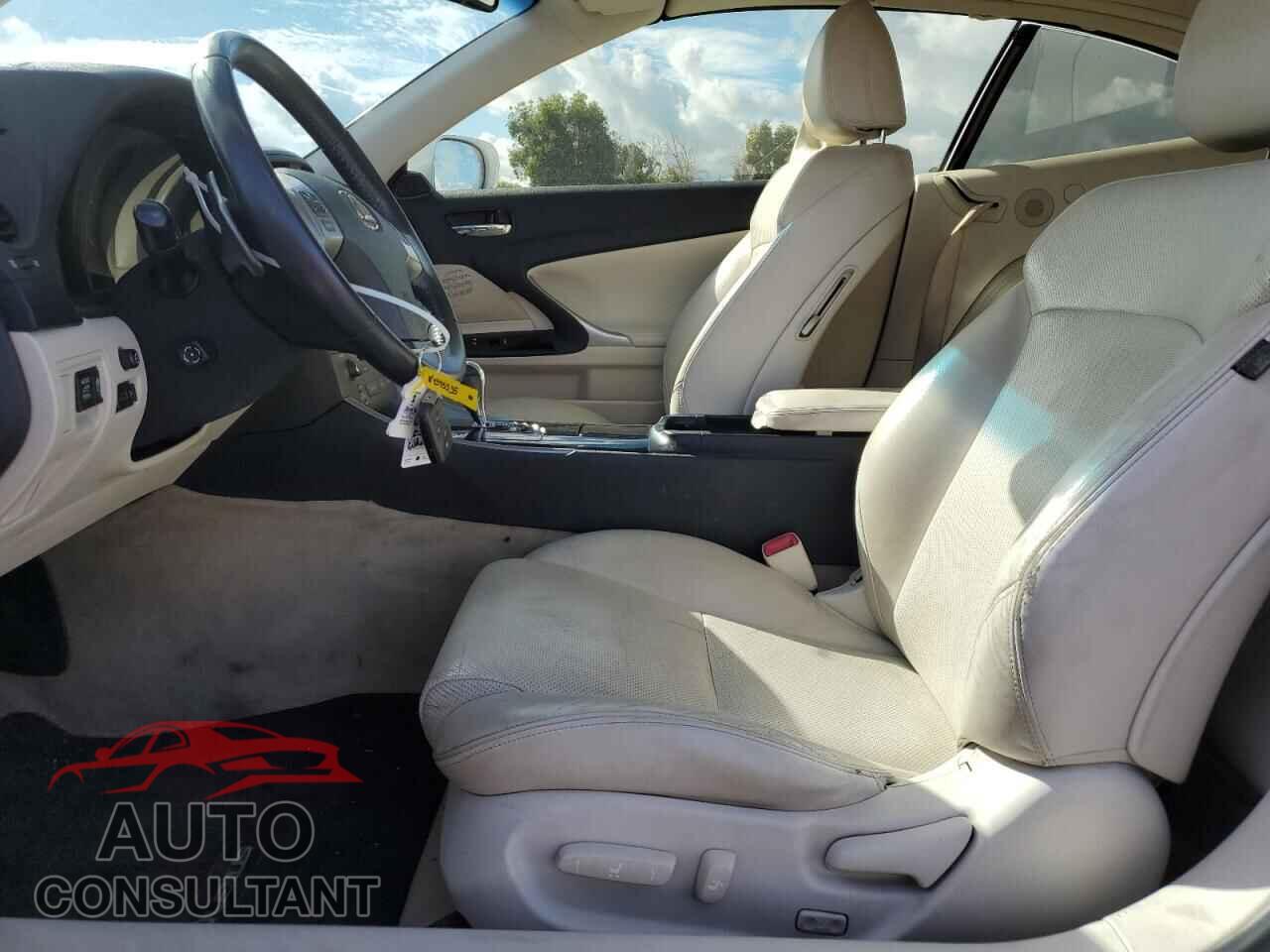 LEXUS IS 2013 - JTHFF2C27D2527558