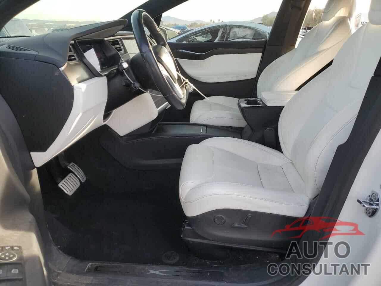 TESLA MODEL X 2018 - 5YJXCDE4XJF090110
