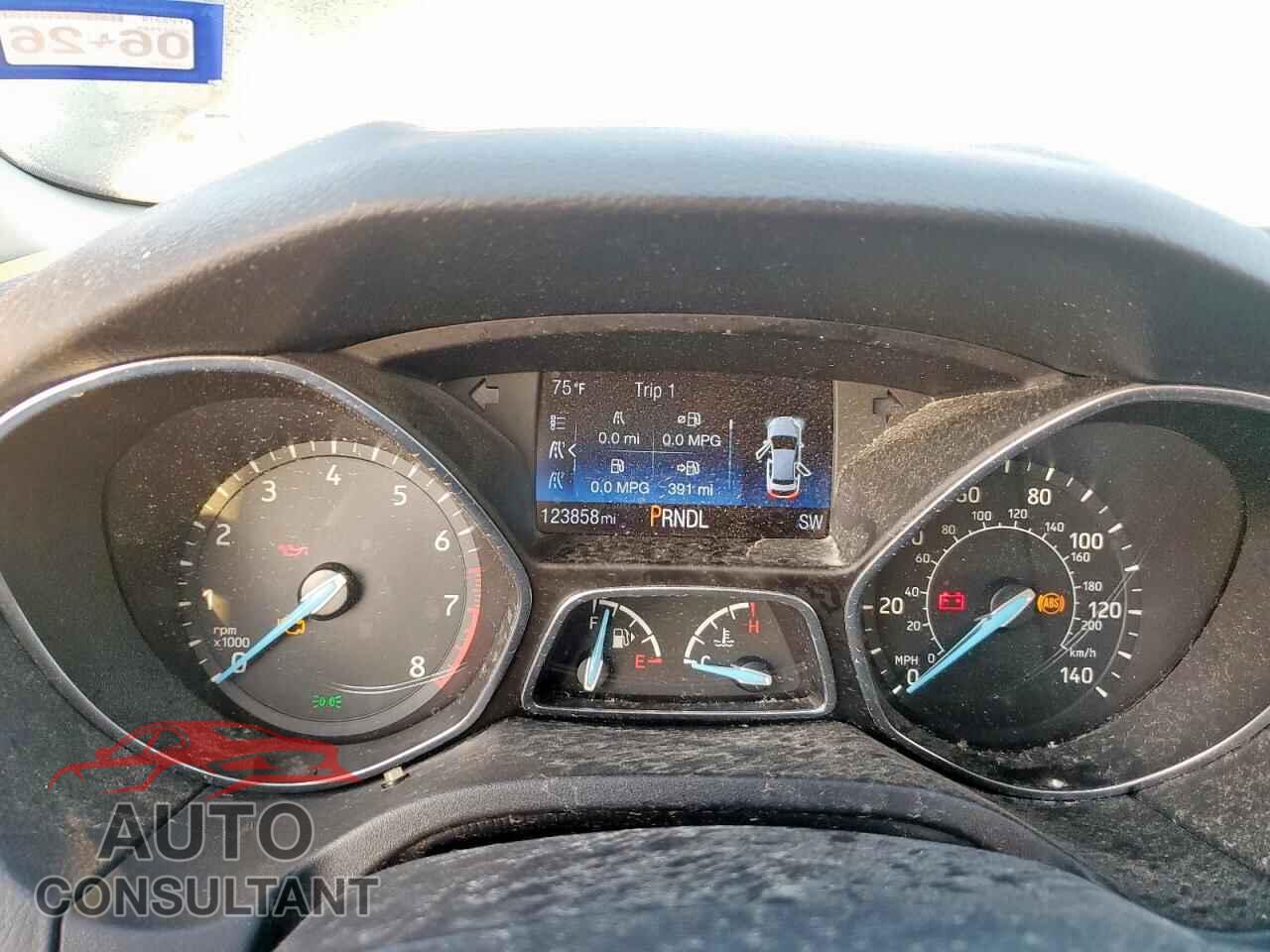 FORD FOCUS 2018 - 1FADP3K27JL249303