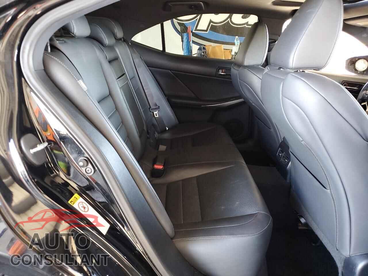 LEXUS IS 2015 - JTHBE1D23F5021723