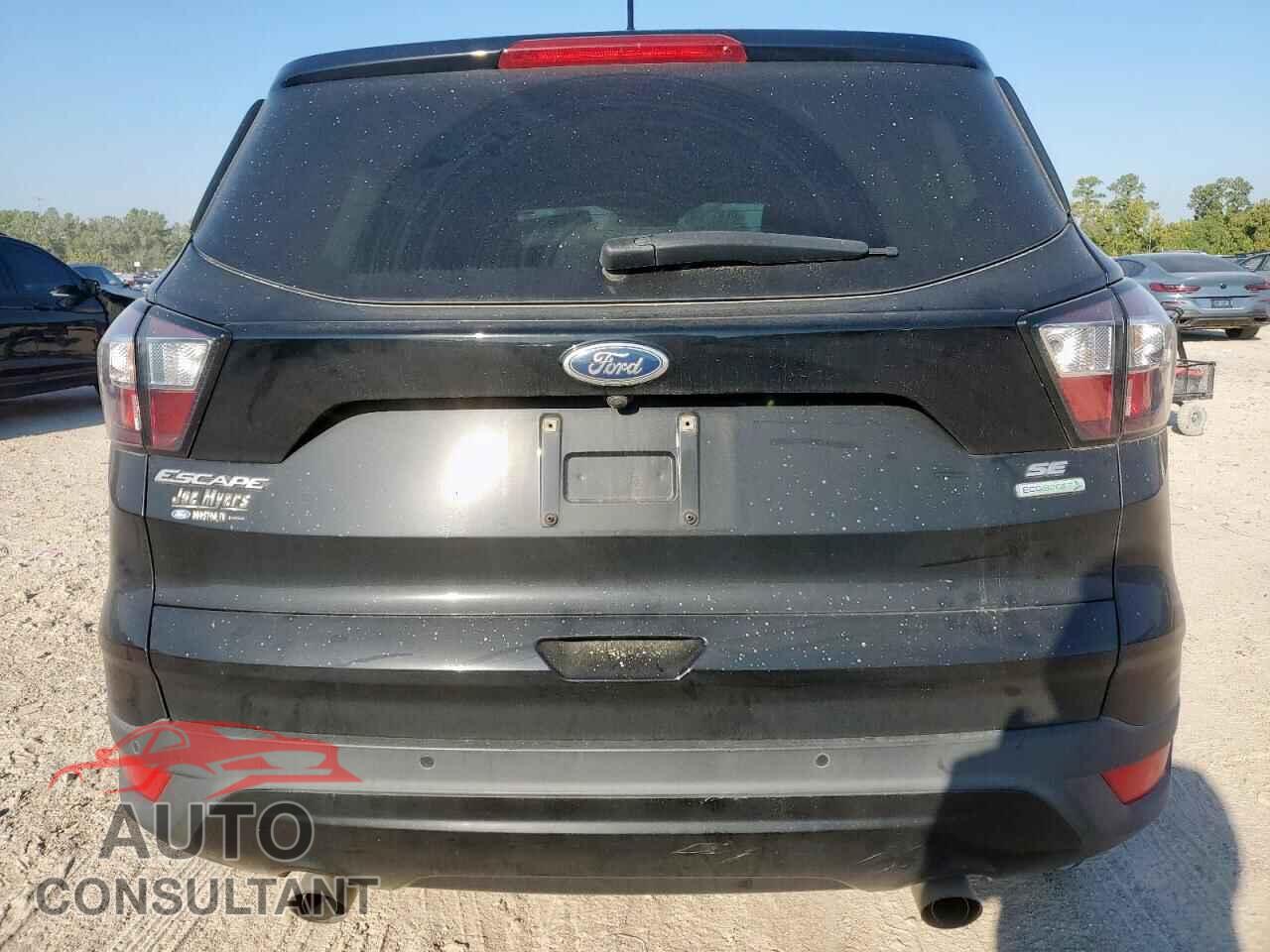 FORD ESCAPE 2017 - 1FMCU0GD3HUC24616