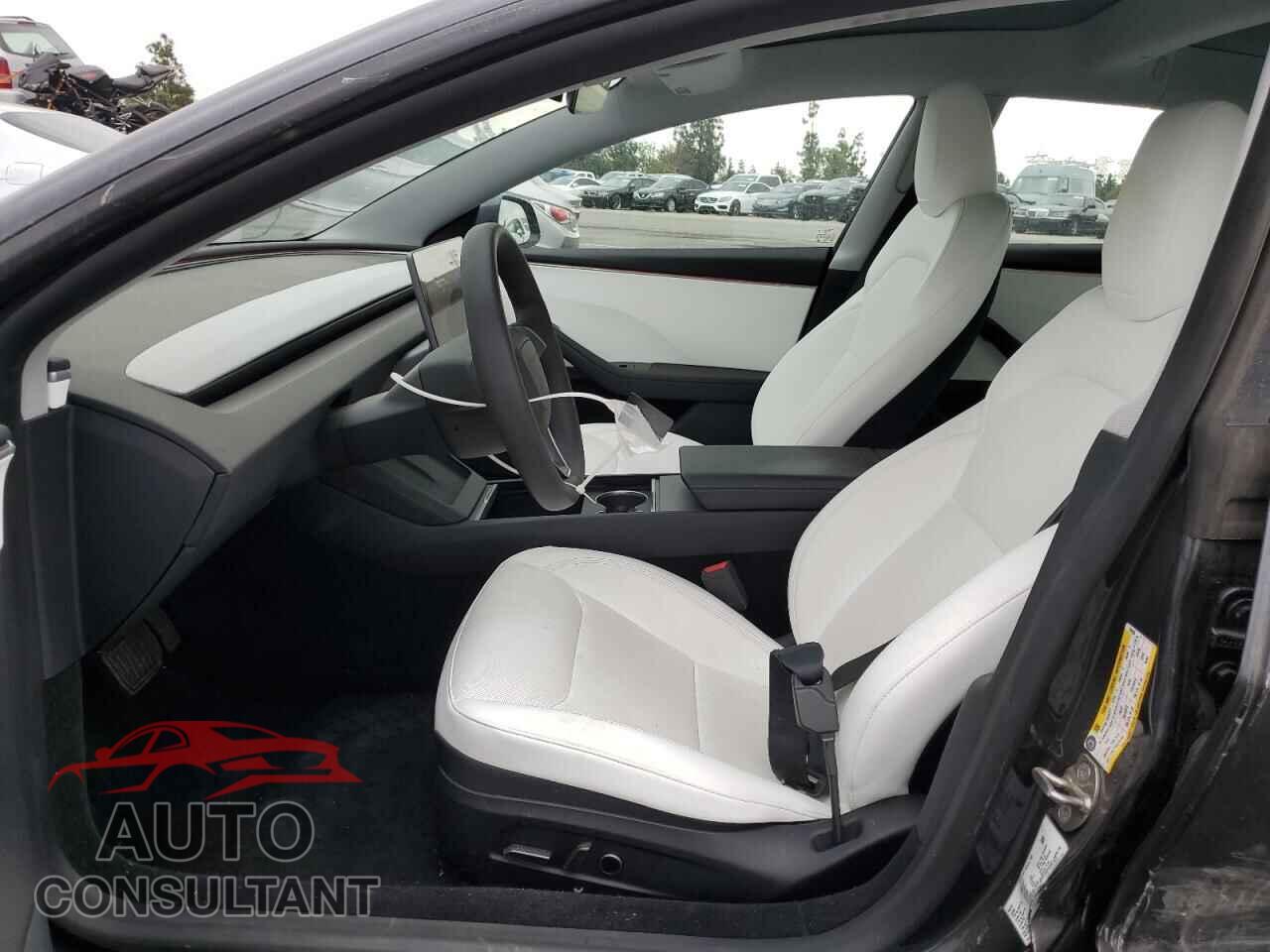 TESLA MODEL 3 2024 - 5YJ3E1EA7RF786853