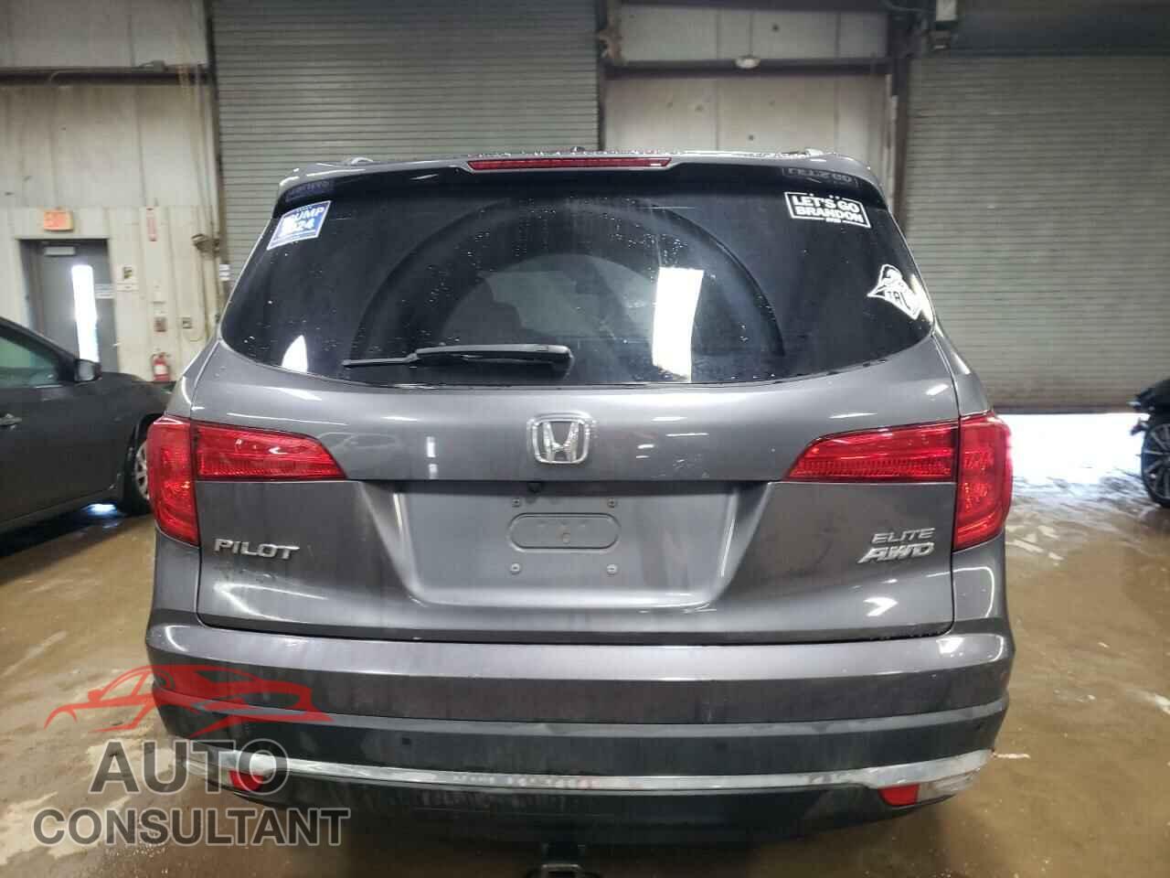 HONDA PILOT 2017 - 5FNYF6H06HB099171