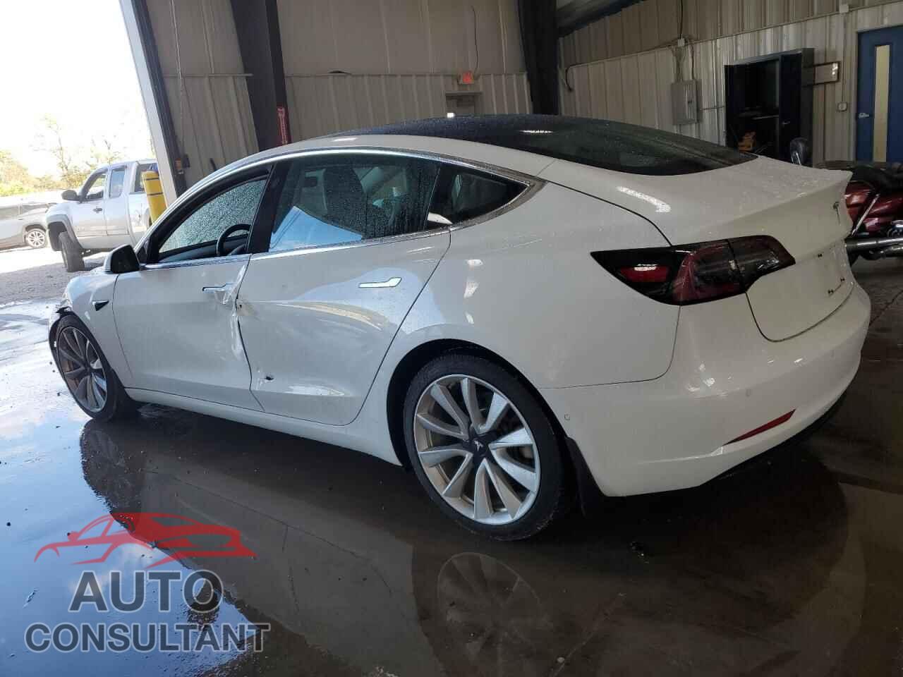 TESLA MODEL 3 2018 - 5YJ3E1EB0JF121998