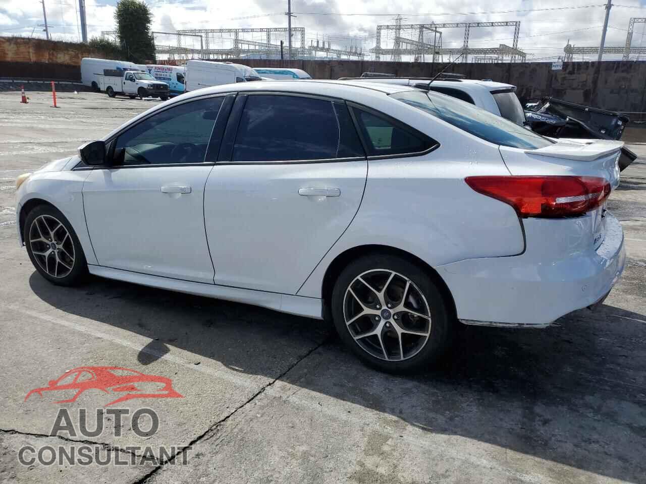 FORD FOCUS 2016 - 1FADP3F21GL227302