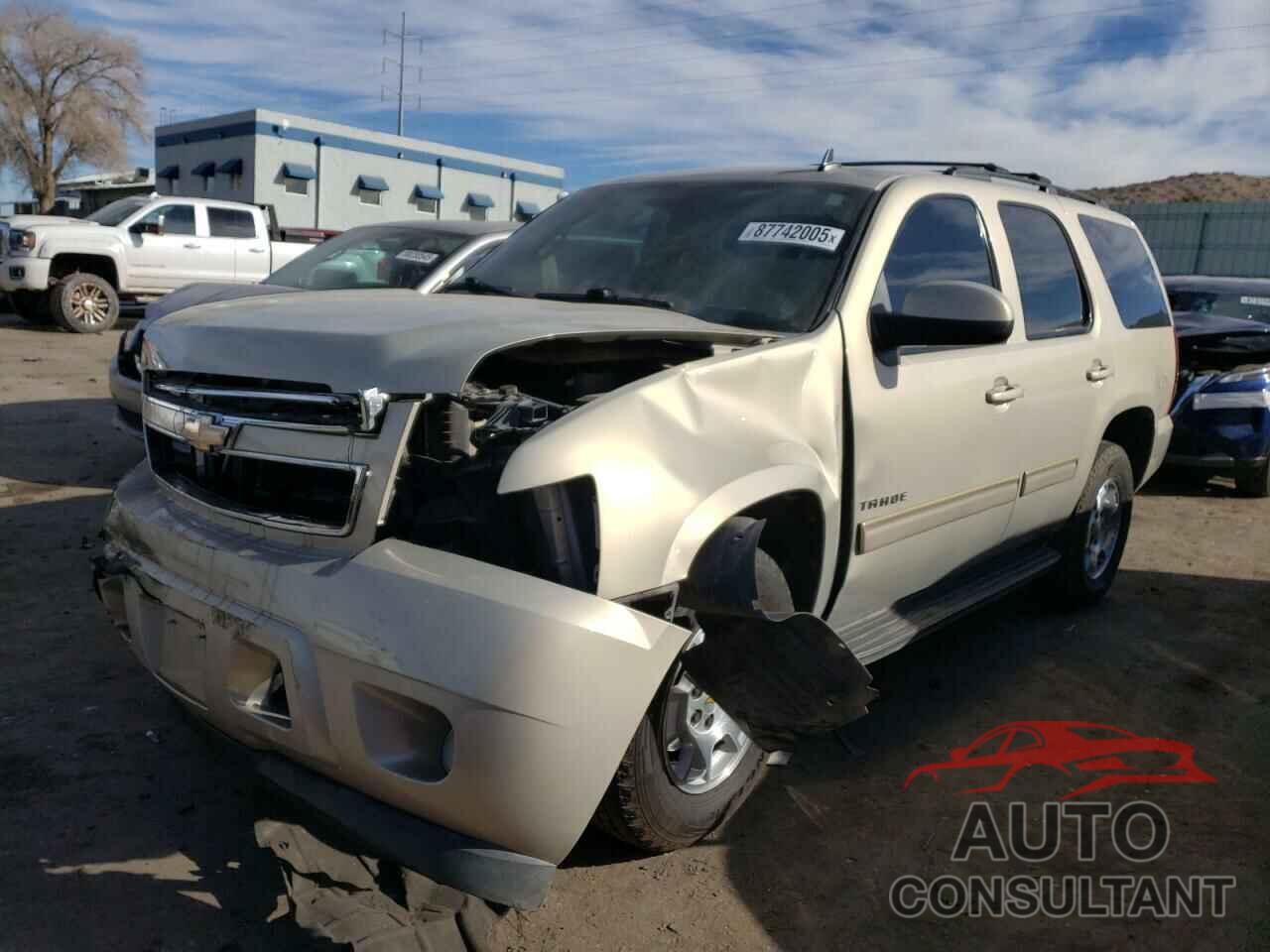 CHEVROLET TAHOE 2011 - 1GNSCAE03BR203775