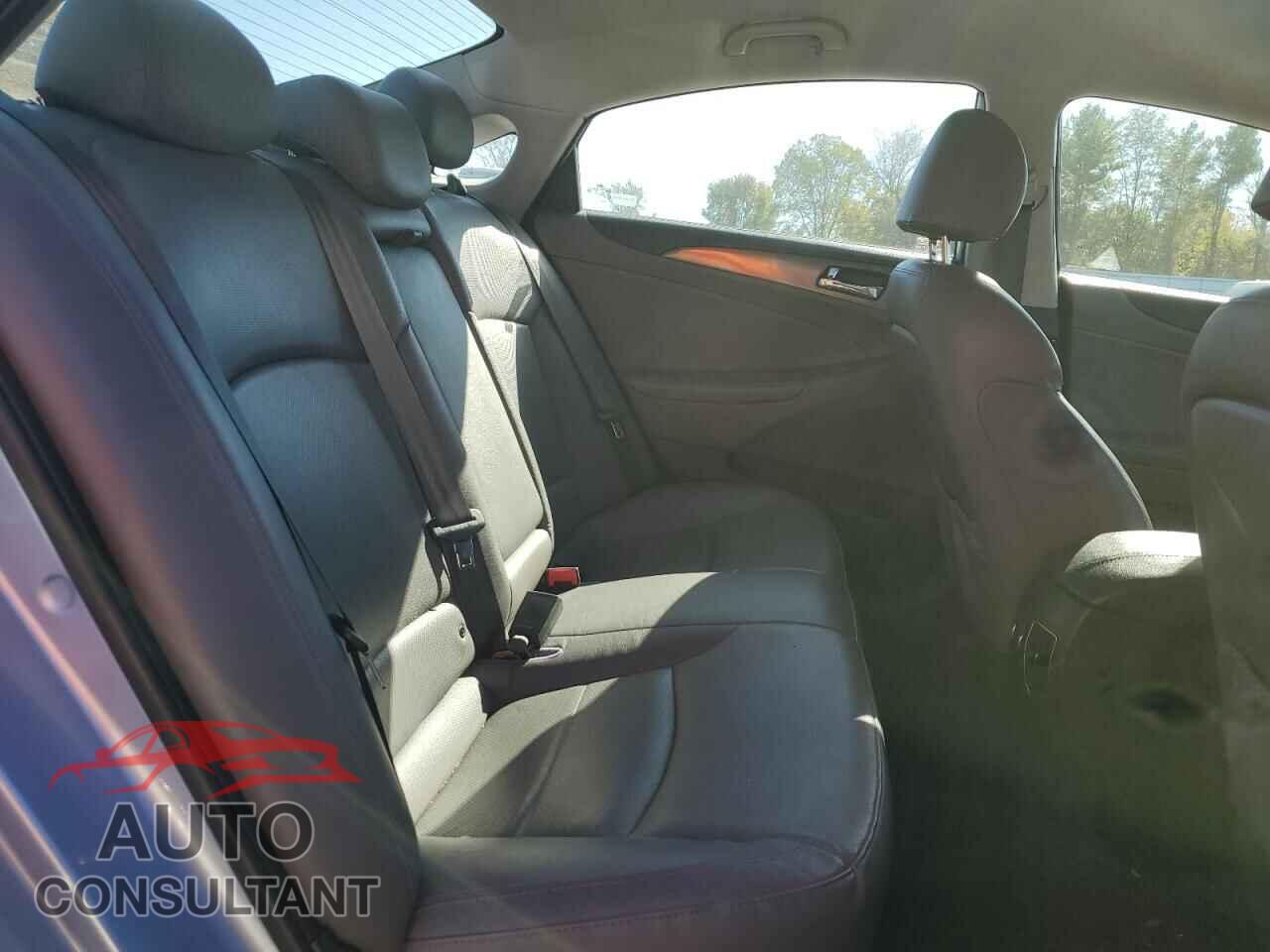 HYUNDAI SONATA 2012 - KMHEC4A41CA058537