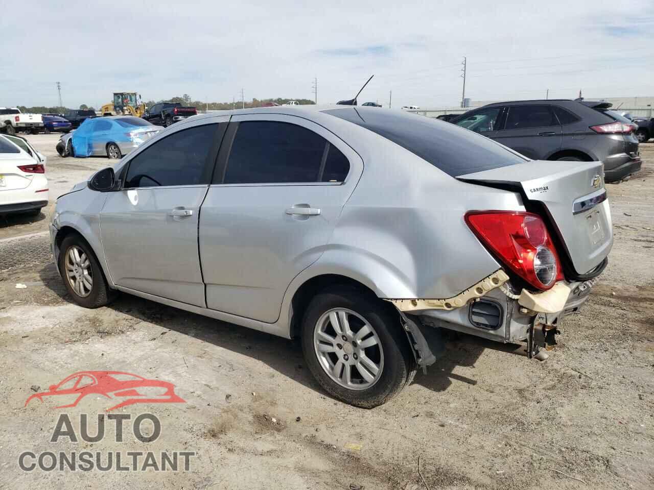 CHEVROLET SONIC 2014 - 1G1JC5SH4E4174948