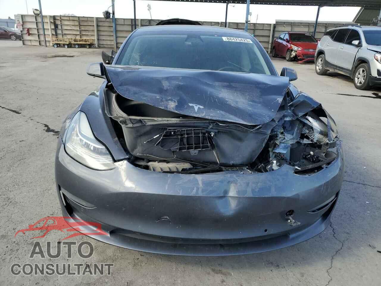 TESLA MODEL 3 2021 - 5YJ3E1EAXMF852191