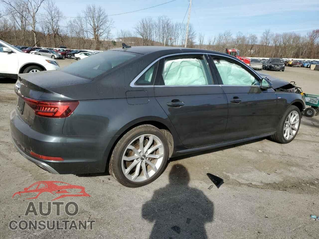 AUDI A4 2019 - WAUDNAF44KN006647