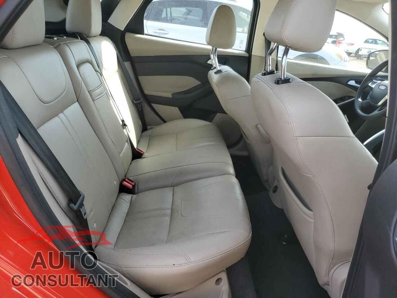FORD FOCUS 2012 - 1FAHP3M21CL325521