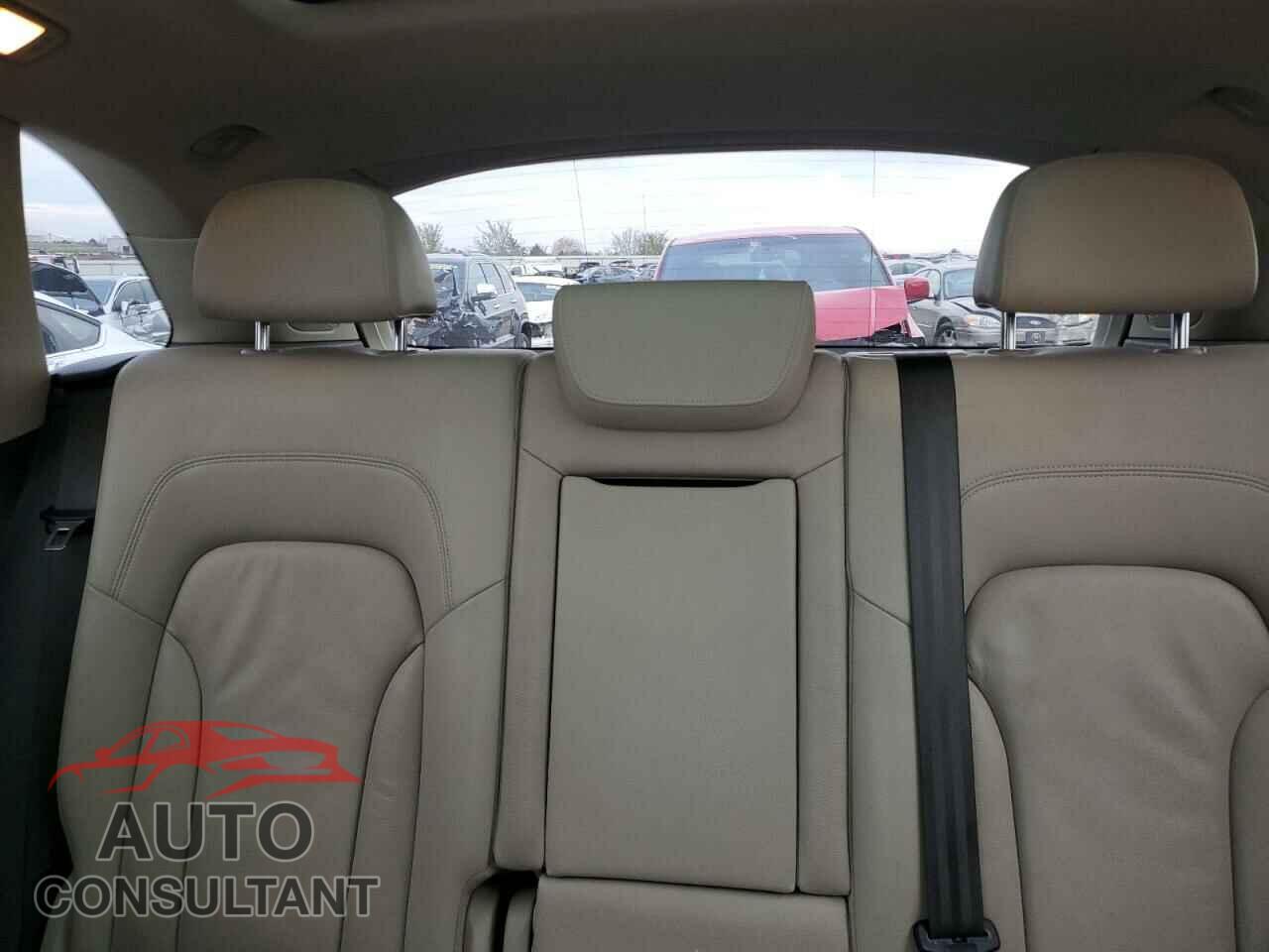 AUDI Q5 2012 - WA1LFAFP2CA111079