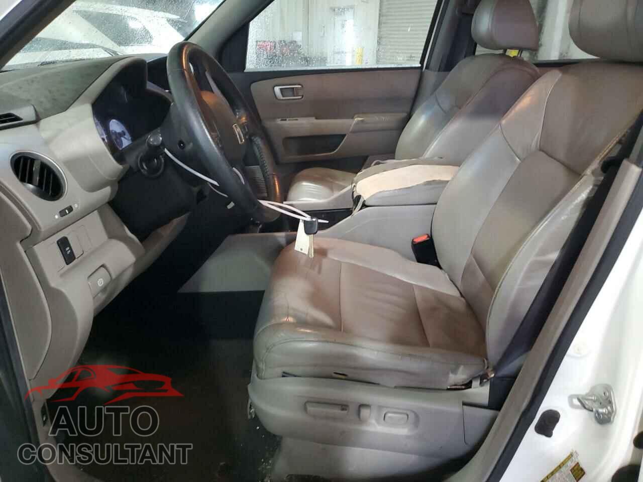 HONDA PILOT 2011 - 5FNYF3H54BB025524