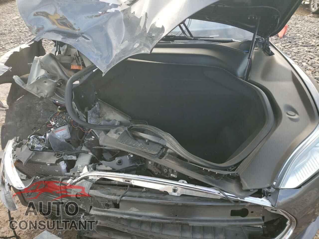 TESLA MODEL S 2015 - 5YJSA1E25FF108744