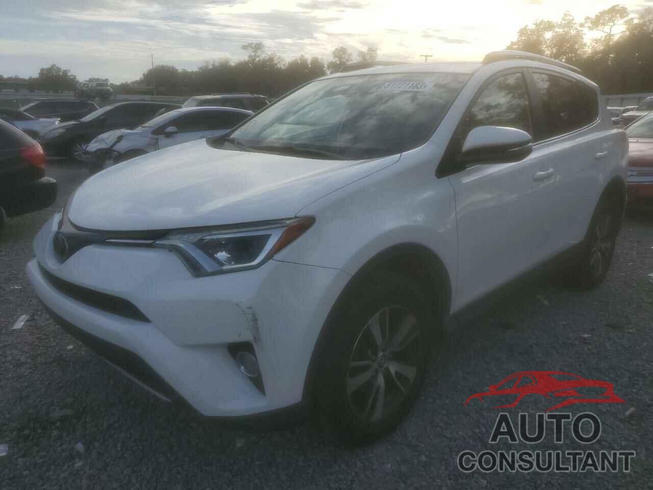 TOYOTA RAV4 2017 - JTMWFREV3HJ722120
