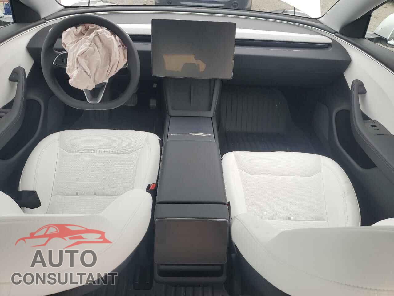 TESLA MODEL 3 2025 - 5YJ3E1EA4SF027678