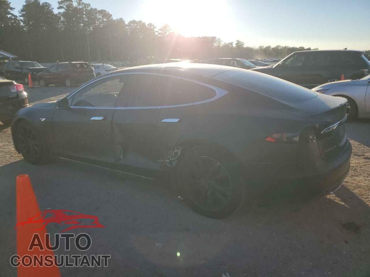 TESLA MODEL S 2016 - 5YJSA1E27GF129032