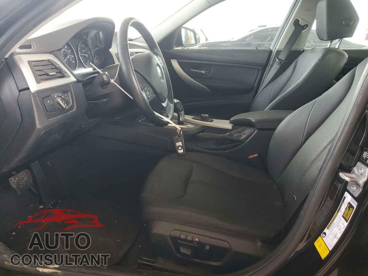 BMW 3 SERIES 2013 - WBA3C1C55DF437638