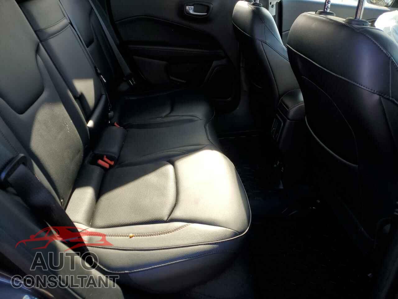 JEEP COMPASS 2018 - 3C4NJDCB8JT104716