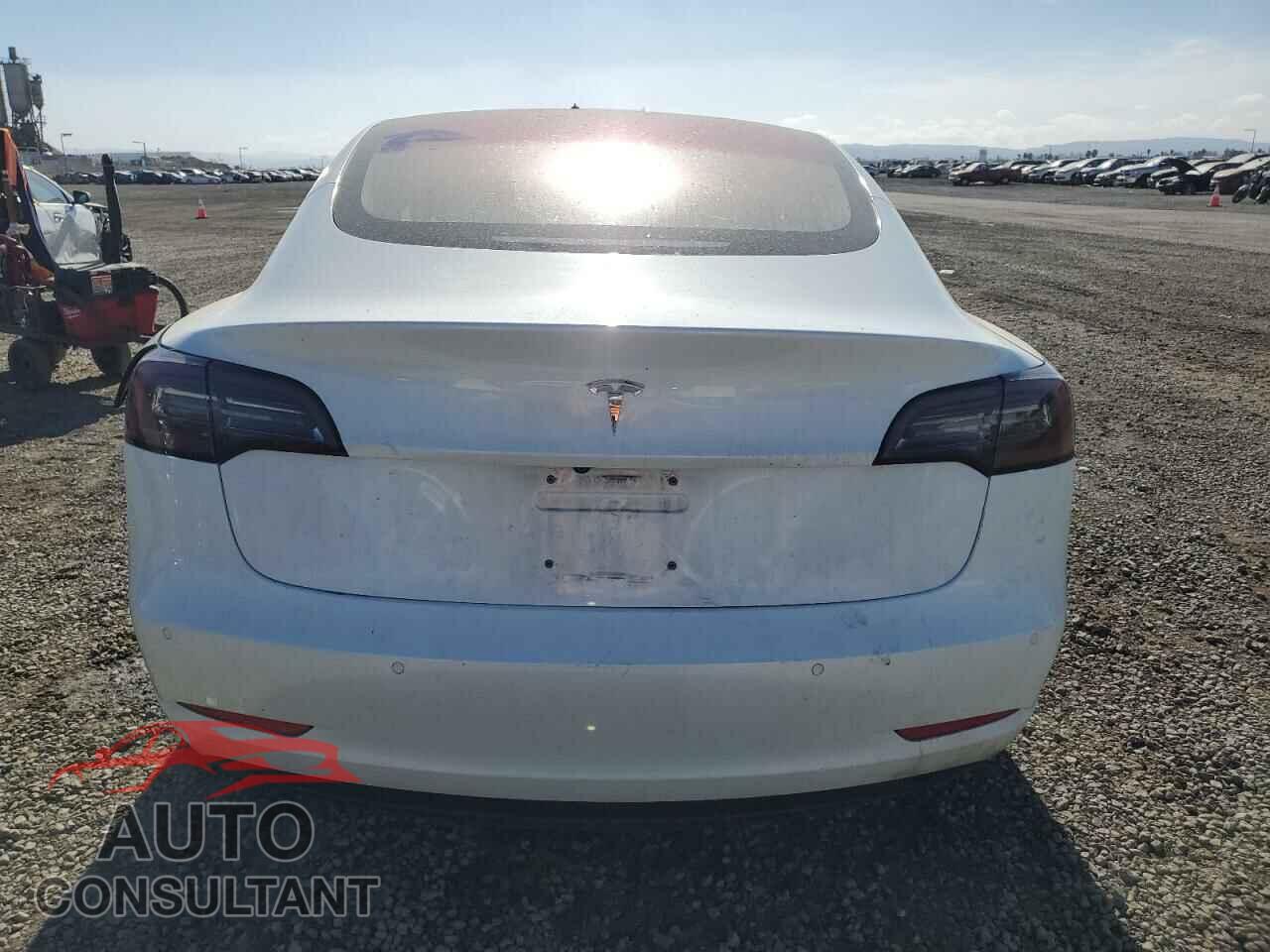 TESLA MODEL 3 2018 - 5YJ3E1EA0JF017244