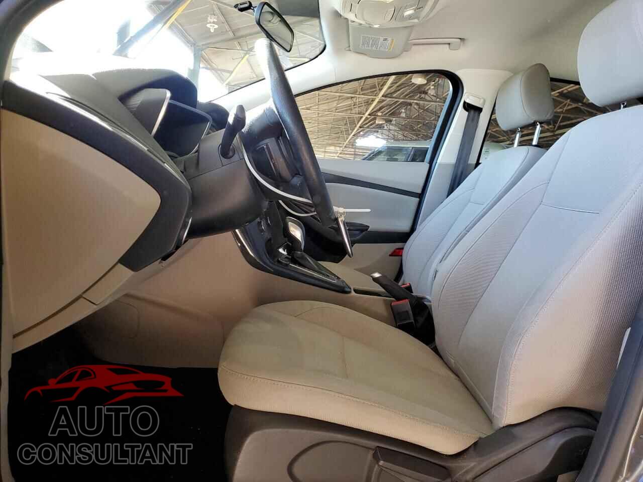 FORD FOCUS 2016 - 1FADP3R4XGL406256