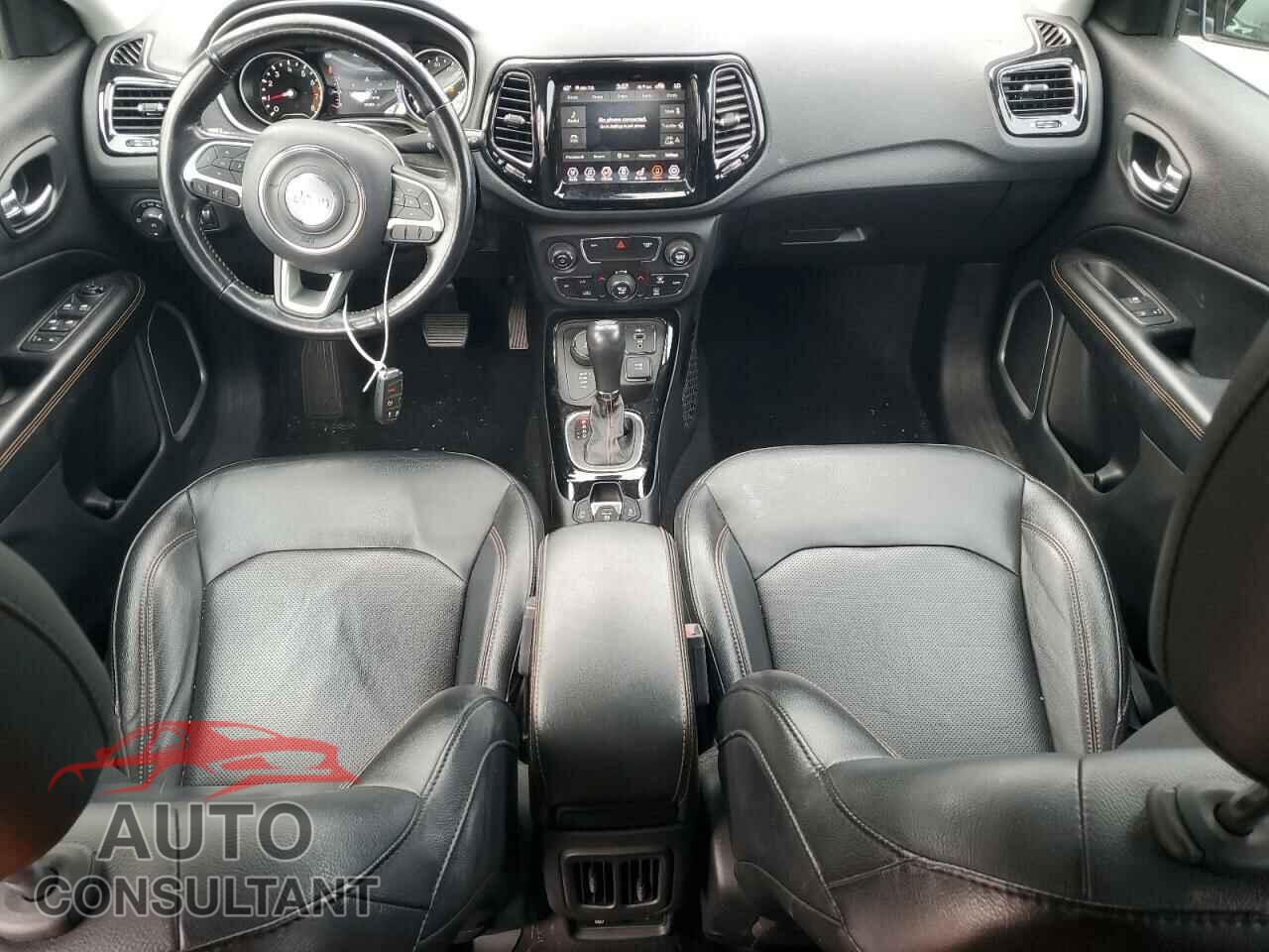JEEP COMPASS 2020 - 3C4NJDCB1LT156420