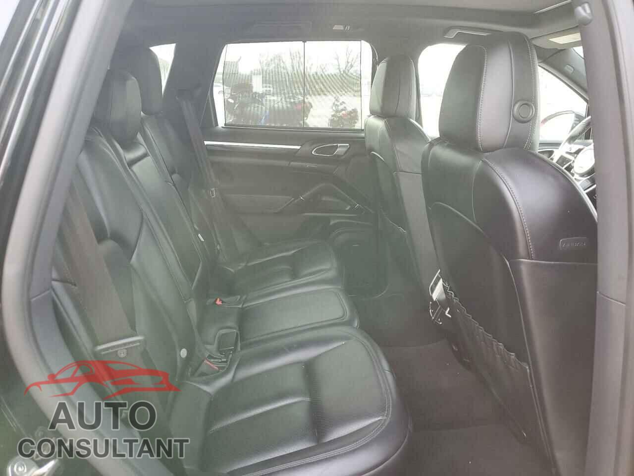 PORSCHE CAYENNE 2017 - WP1AA2A28HKA85312