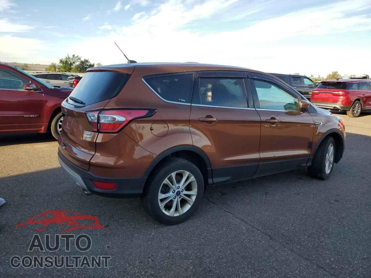 FORD ESCAPE 2017 - 1FMCU9GD3HUD20024