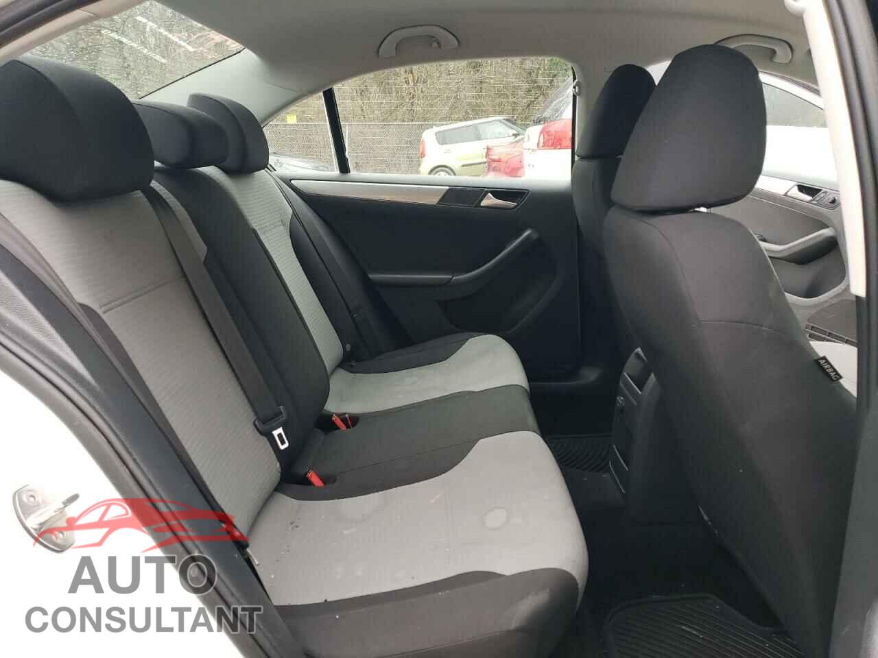 VOLKSWAGEN JETTA 2017 - 3VW2B7AJXHM392073