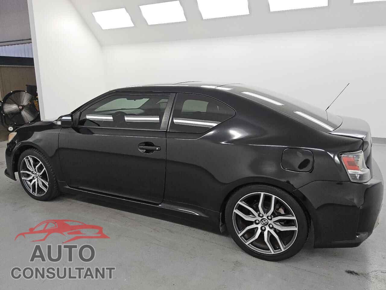 TOYOTA SCION 2014 - JTKJF5C77E3078962