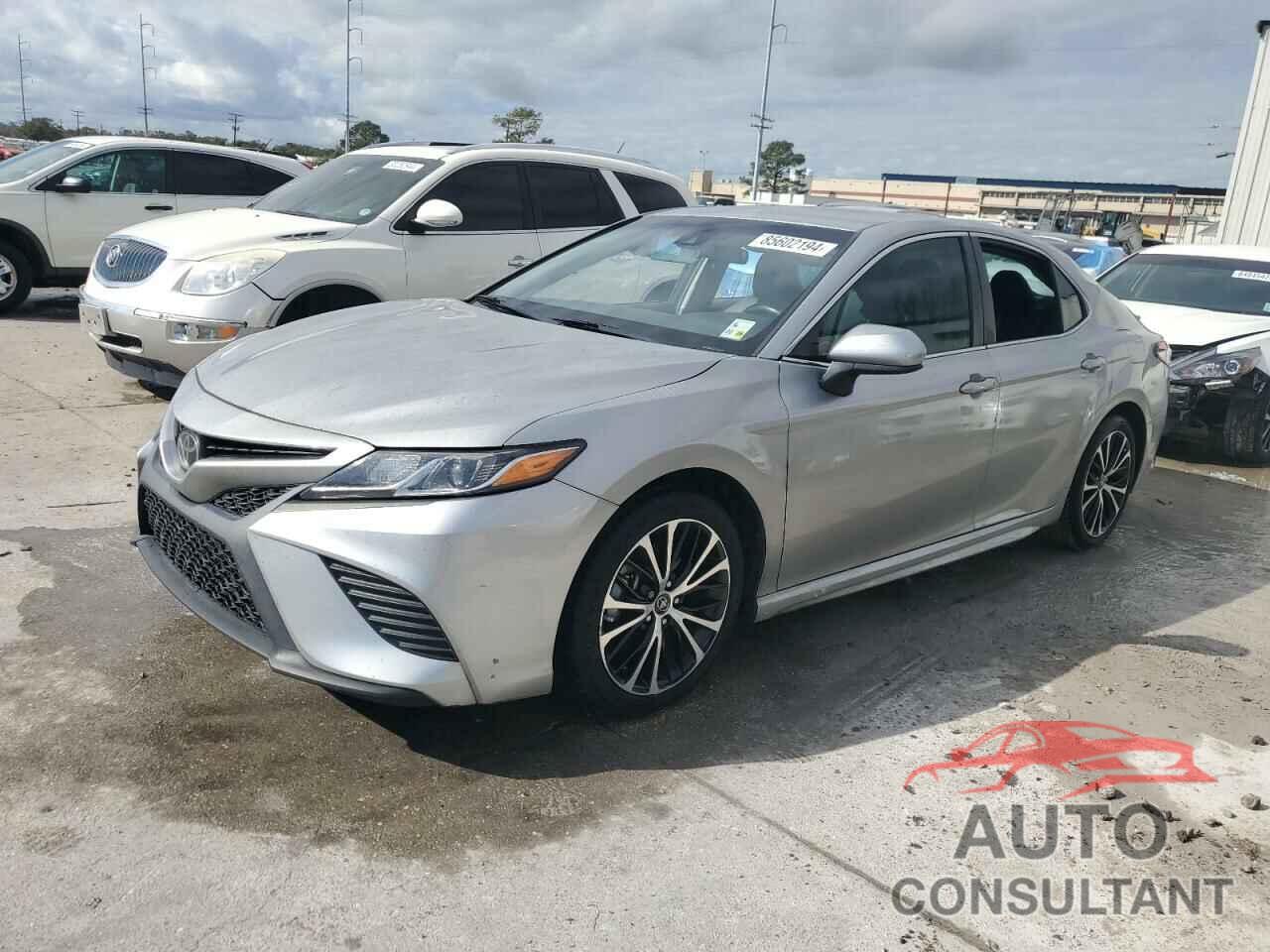 TOYOTA CAMRY 2018 - 4T1B11HK6JU591443