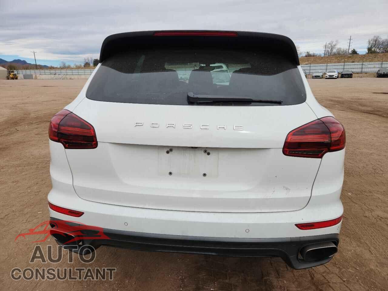 PORSCHE CAYENNE 2016 - WP1AA2A23GKA13139