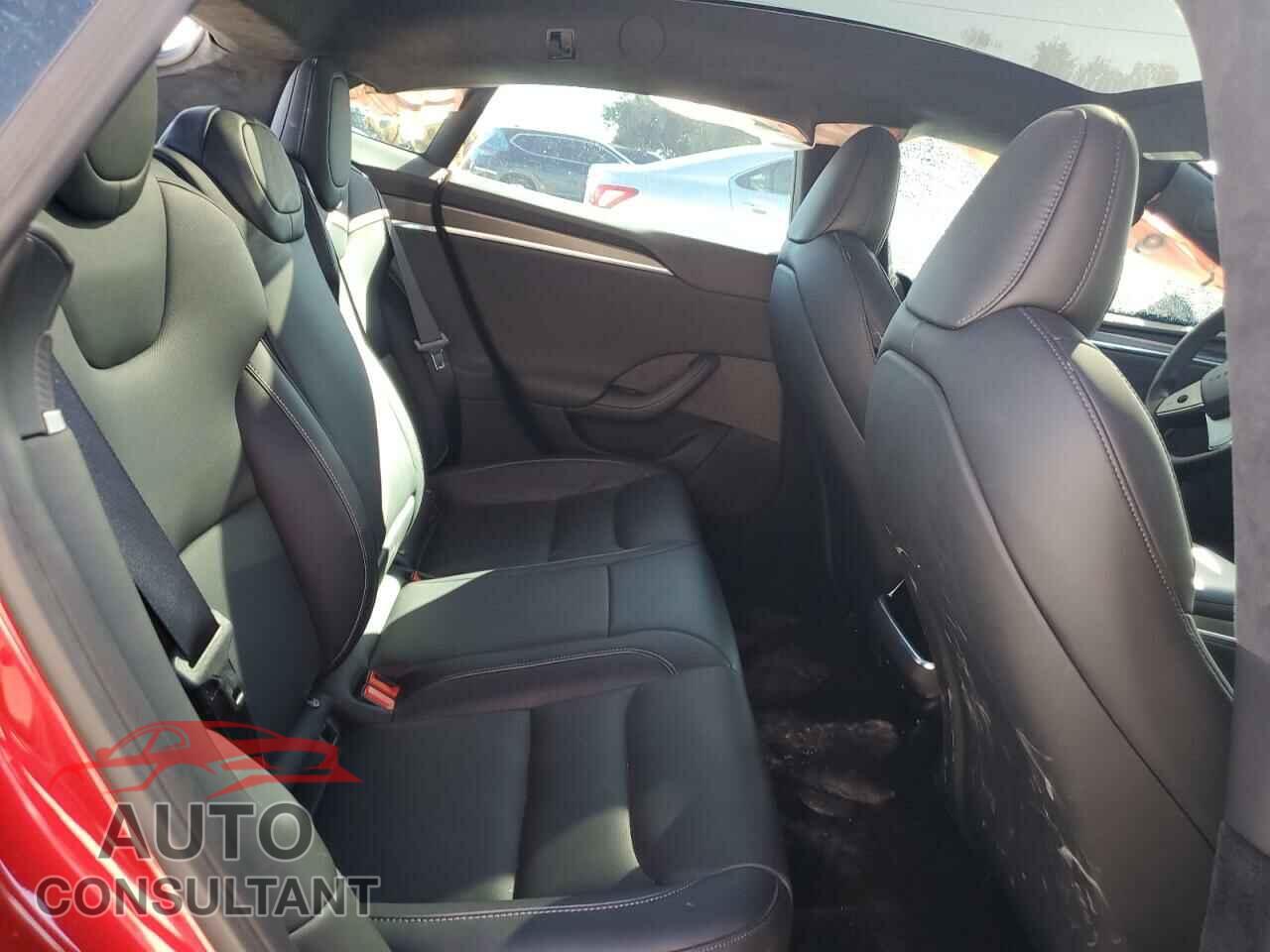 TESLA MODEL S 2024 - 5YJSA1E61RF533045